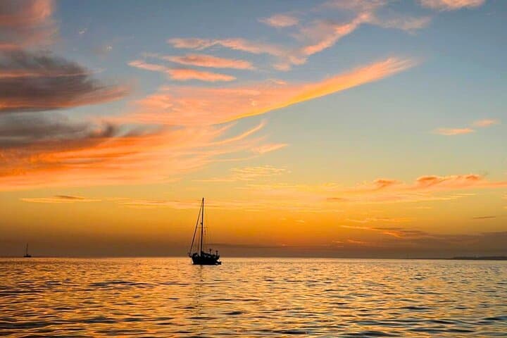 Private Yacht with Sunset in Papagayo and Gourmet or Premium Menu