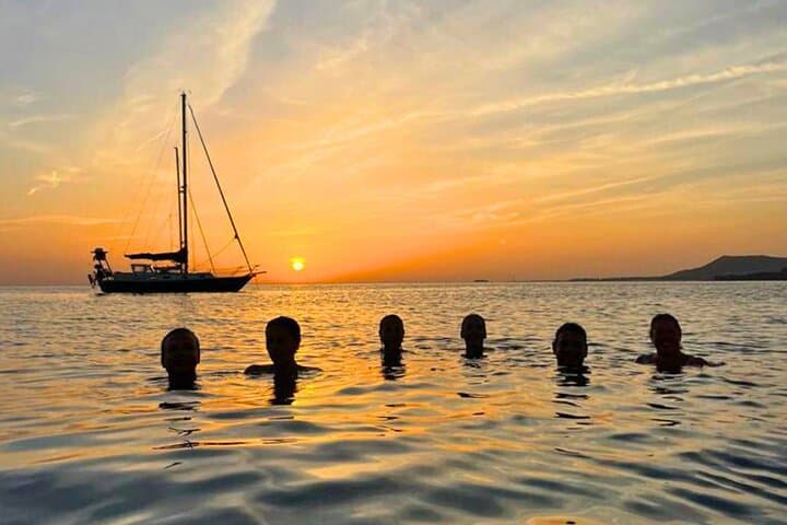 Private Yacht with Sunset in Papagayo and Gourmet or Premium Menu