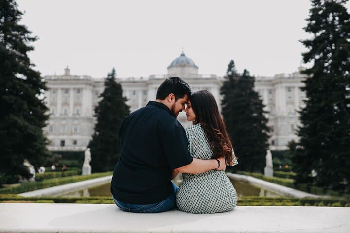 EN couple photo shoot & photo tour, Madrid