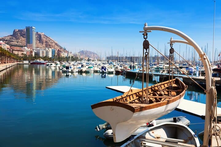 Explore Alicante in 60 minutes with a Local