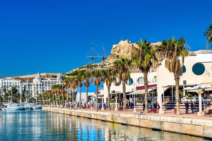 Explore Alicante in 60 minutes with a Local