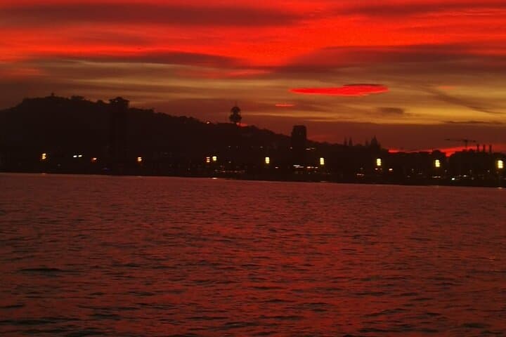 Barcelona Sunset Private Sailing & Live Spanish Guitar & open Bar