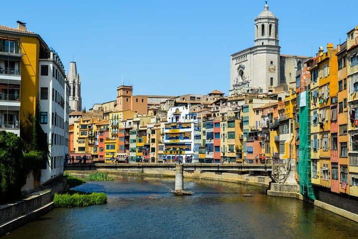 Montserrat and Girona Full-Day Private Guided Tour from Barcelona