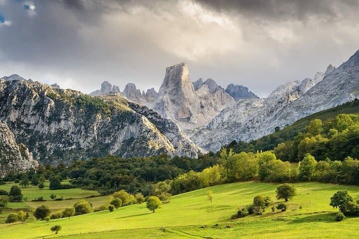 Picos de Europa : Bunnes with funicular and Cabrales cheese cave