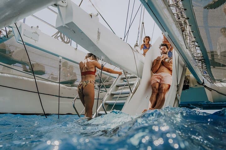Catamaran slide