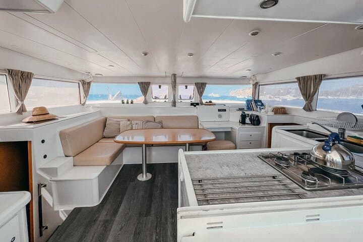 3 Nights Inolvidabe Adventure on Board Catamaran