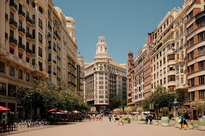 Valencia: Old Town & Tapas Tour with Local Guide