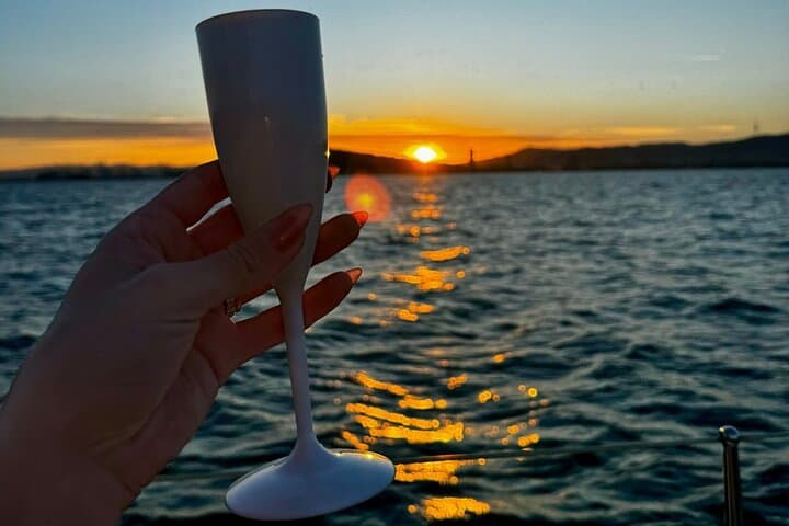 Sunset Tour With Spanish Champagne (Cava)