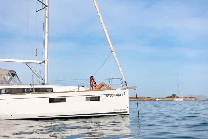 Private sailing yacht by the Bay of Palma and nearby coves