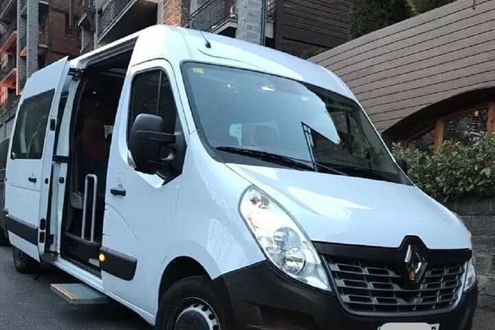 Private Transfer from Barcelona Aiport to Calella