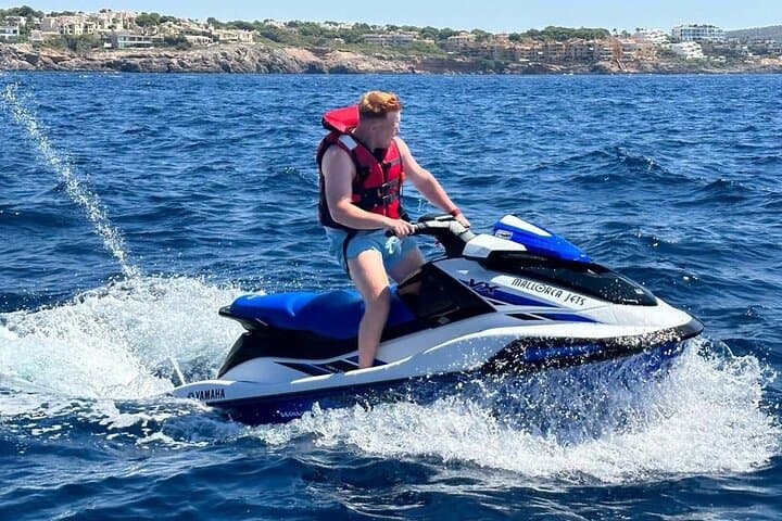 Jet ski therapy for the soul in coast of Santa Ponsa