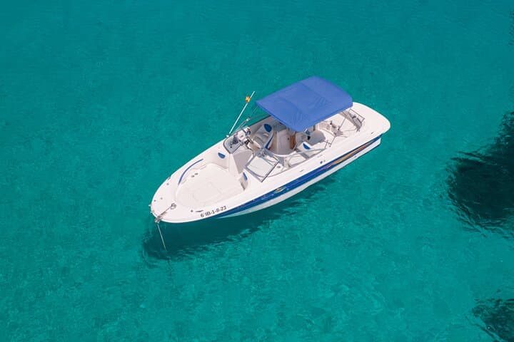 Our boat is perfect for sunbathing!! Open bow and very comfortable solarium.
