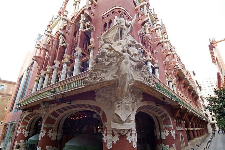 Palau de la Musica Catalana, architectural pearl of modernism