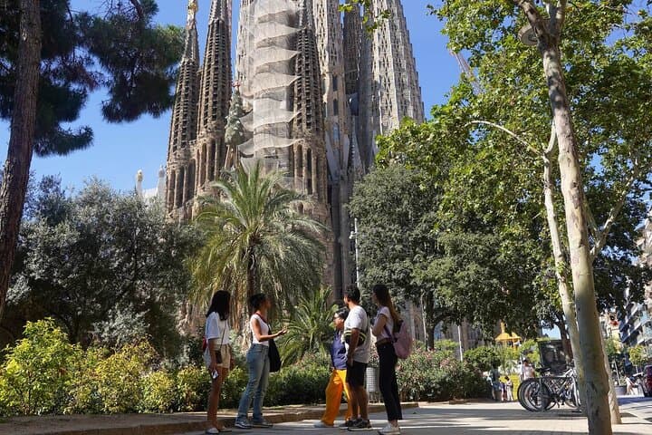 Sagrada Familia & Park Guell Guided Tour