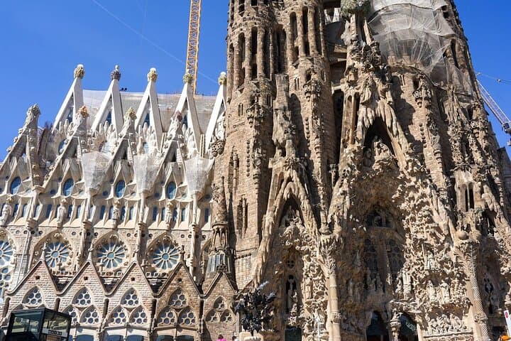 Sagrada Familia & Park Guell Guided Tour