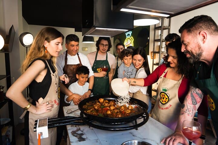 Madrid: Paella & Sangria Classes- Seafood, Chicken & Vegan option