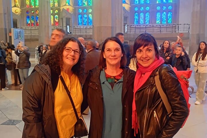 Sagrada Familia Tour with Expert Guide: Private & Small-Group