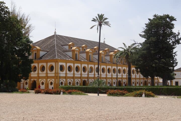From Seville: Private Day Trip to Jerez & Cádiz
