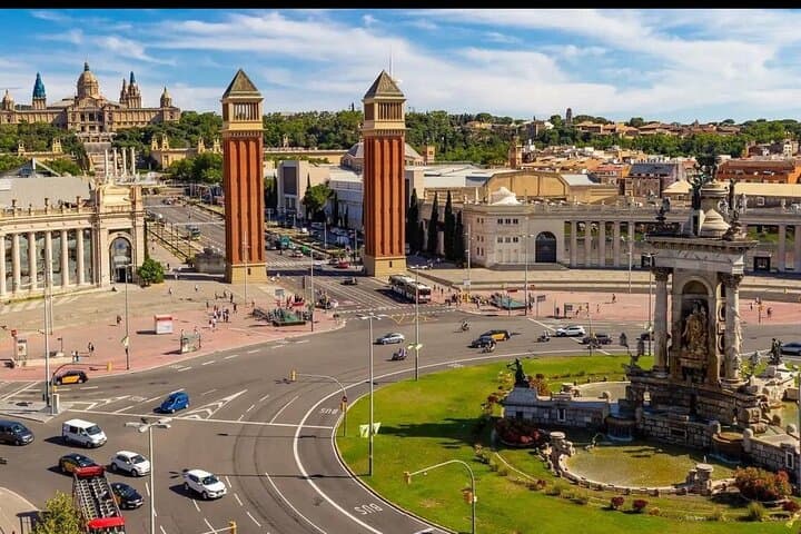 Private Transfer from Barcelona hotels to Barcelona Cruise Port
