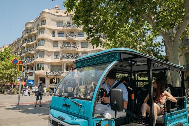 Barcelona Highlights 2-Hour Private Electric Tuk-Tuk Tour