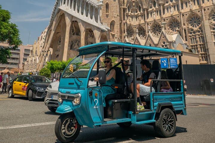 Barcelona Highlights 2-Hour Private Electric Tuk-Tuk Tour