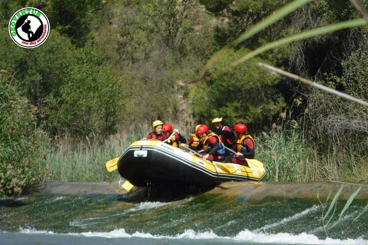 Family rafting in Teruel
