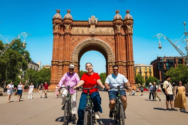 Barcelona Highlights E-Bike Tour