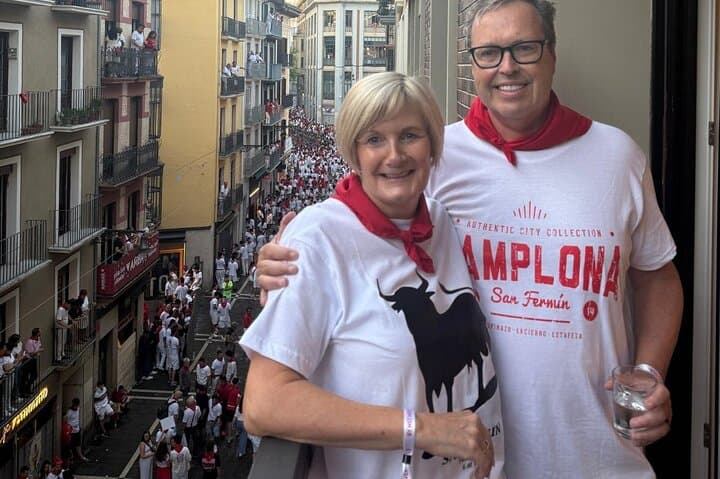 VIP San Fermin : Balcony in Estafeta, Churros y Gigantes