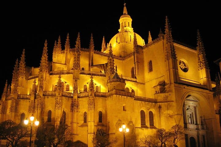 Legends and Mysteries DE Segovia Tour