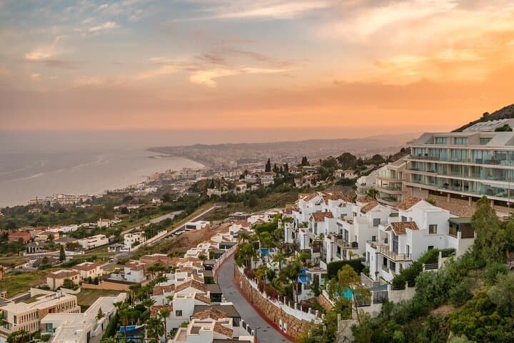Marbella & Puerto Banús: Private coastal Tour from Málaga