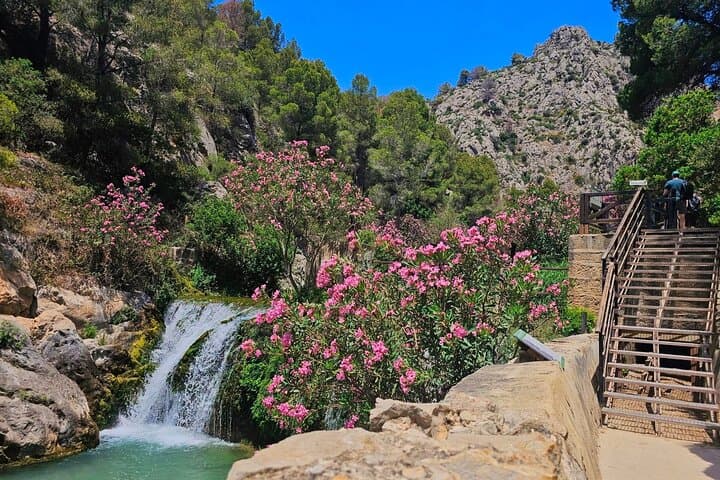 From Alicante/Benidorm: Guadalest & Algar Waterfalls Tour