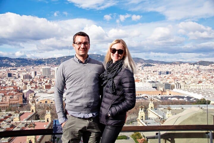 Hello Bilbao: Private 2-Hours Intro City Walk with Local Guide