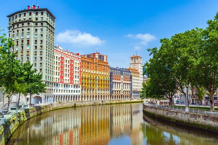 Hello Bilbao: Private 2-Hours Intro City Walk with Local Guide