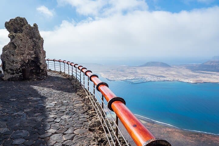 Lanzarote Private Tour: Discover César Manrique’s Masterpieces