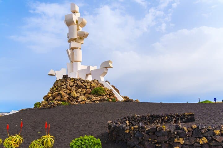 Lanzarote Private Tour: Discover César Manrique’s Masterpieces