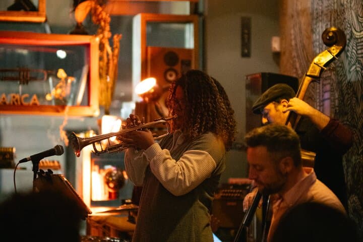 Local cuisine and live music at Ciutat Vella Barcelona