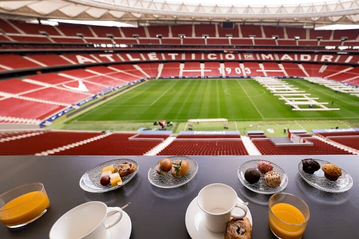 Atletico de Madrid: Premium Tour with Breakfast in Palco de Simeone