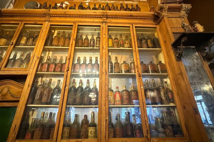 Barcelona: Gothic Legends, Drinks & candy Tasting