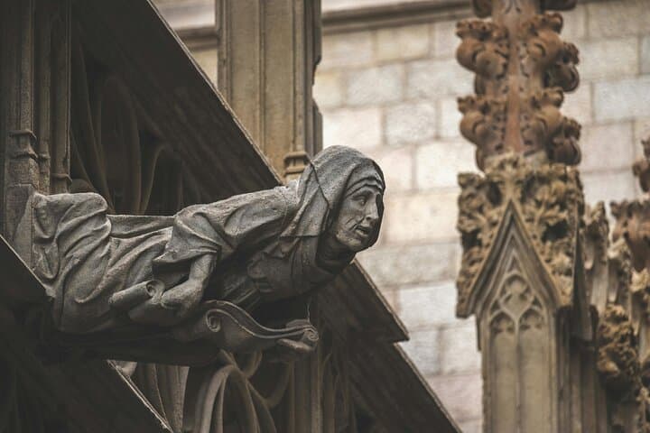 Barcelona: Gothic Legends, Drinks & candy Tasting