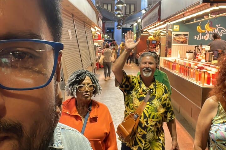 Barcelona: Guided City Tour by Local Transport - Metro, Bus, Tram