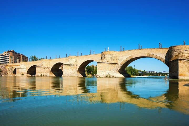 Hello Zaragoza: Private 2-Hour Intro City Walk with Local Guide