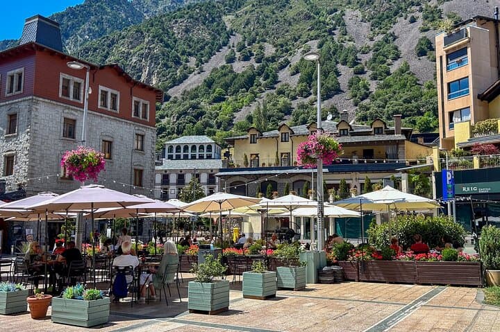 Andorra, France & Spain: 3 Countries in One Day from Barcelona