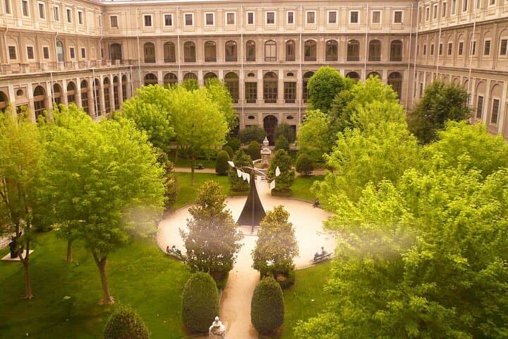 Madrid: Reina Sofia Museum Ticket and Audio Tour on Your Phone