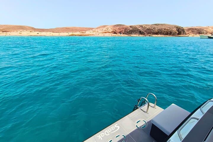 Private Yacht with Drinks and Snacks off Papagayo Beaches