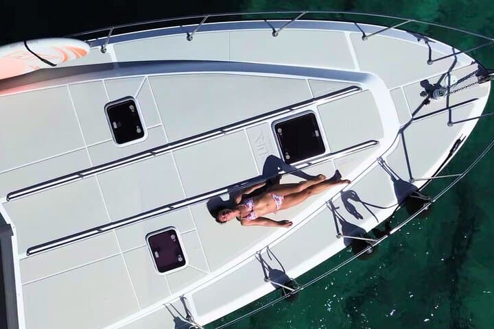 Private Yacht with Drinks and Snacks off Papagayo Beaches