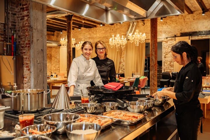 Welcome to Paella Barcelona Cooking School! Join my daughter and me as we share our passion for authentic paella. Enjoy a hands-on class in our kitchen, followed by a memorable meal.