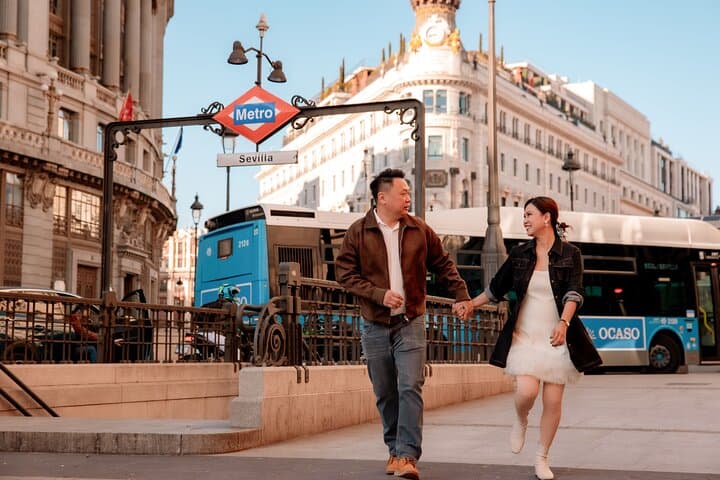 Private Vacation Photoshoot with Photographer in Madrid