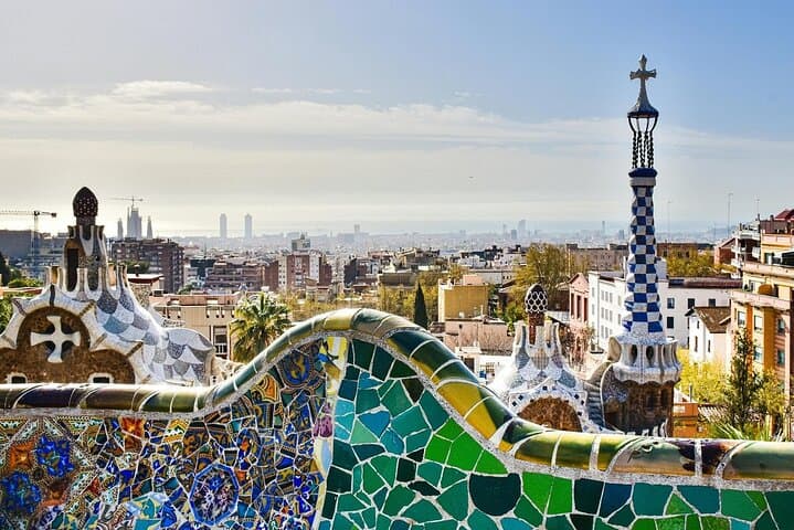 4 Hours Barcelona Highlights Tour by Car