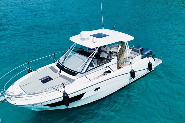Private tour on motor yacht