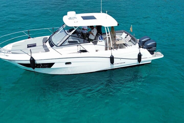 Private tour on motor yacht